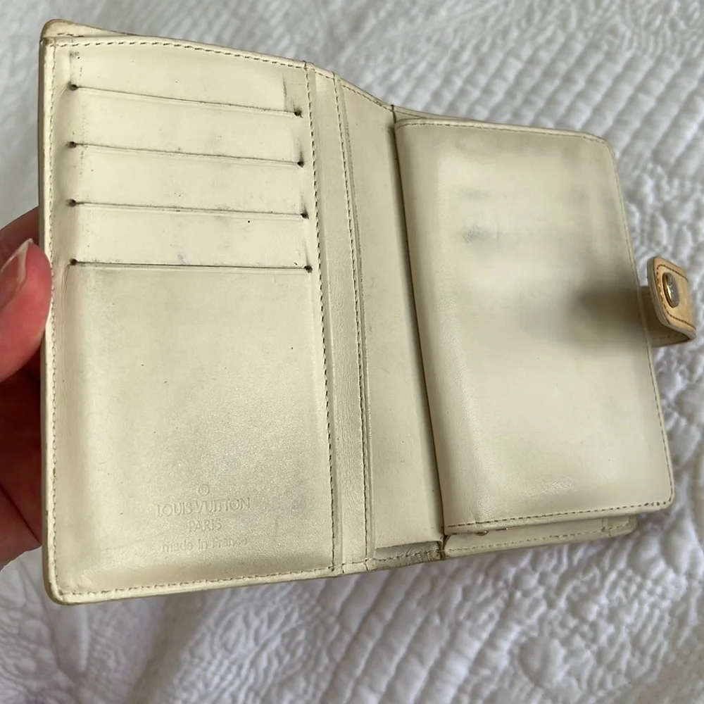 Louis Vuitton Authentic Vernis Kisslock Wallet - Picture 7 of 15